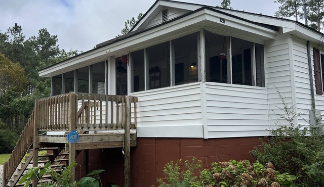 Pamlico County Lodge on Goose Creek Island! Quiet, relaxing, comfortable stay!