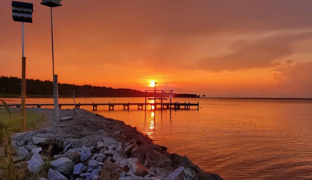 Pamlico Paradise w/private boat ramp and dock