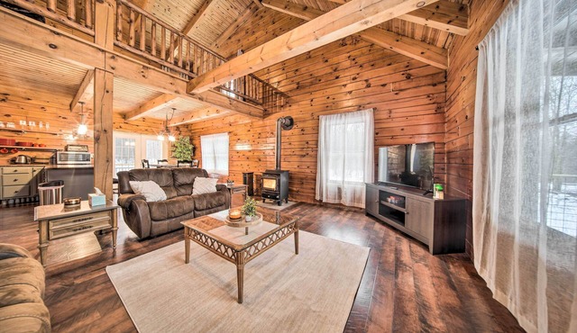 Panama Cabin on 36 Acres w/Hot Tub & Trails!