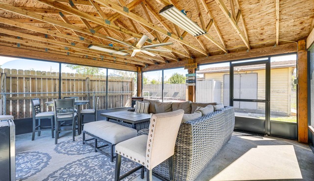 Panama City Poolside Oasis: 2 Mi to Beach!