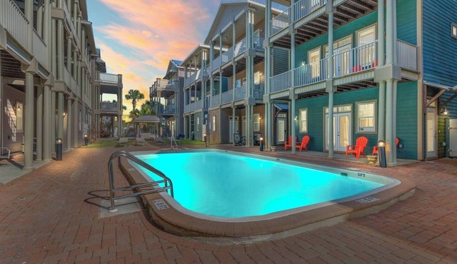 Panama Dunes Townhome 3-4 minute walk to the beach fall dates available!