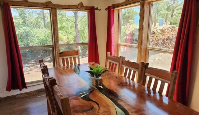 Pancho Villa Cabin: Mesmerizing Views Await Your Unforgettable Retreat