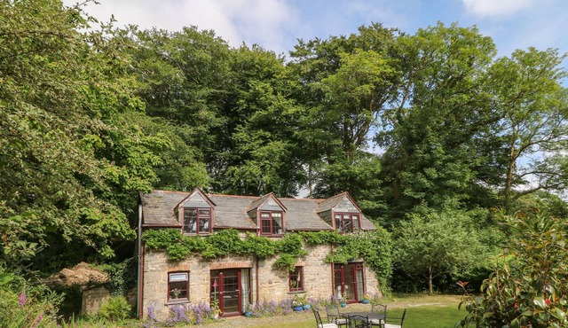 PANDIA, pet friendly, character holiday cottage in Bodmin Moor