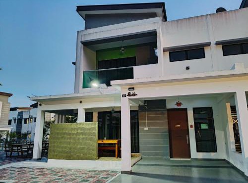 Pangkor L30 88 Corner villa House