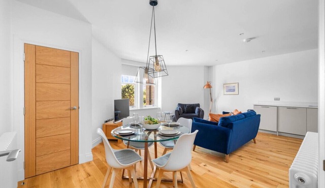 Panmure Apartment - golf course views