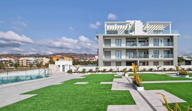 Panorama Beach - Sky View