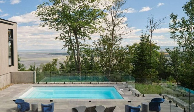 PANORAMA CHARLEVOIX - Exceptional View, Pool & Spa