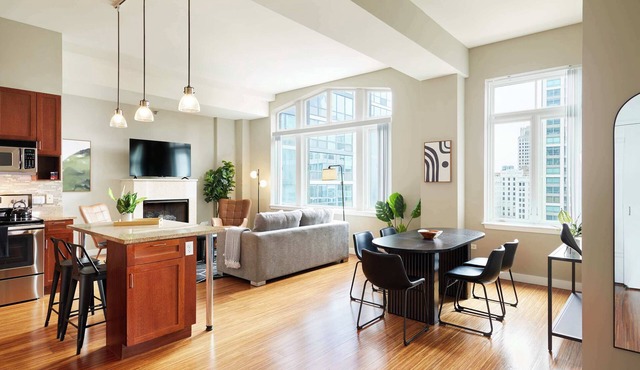 Panoramic 2BR Penthouse in the Sky | Roof Deck