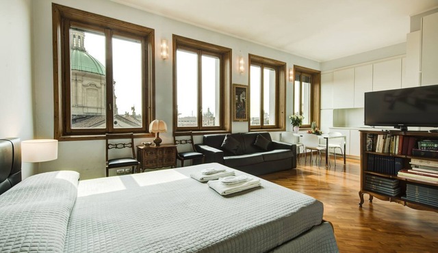 Panoramic apartment equipped with every comfort 2 minutes from the Duomo