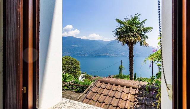 Panoramic House on Lake Maggiore