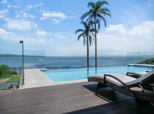 Panoramic Lakefront 6 BDRM Villa