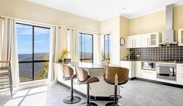 Panoramic Mountain View villa on 7ha of lands