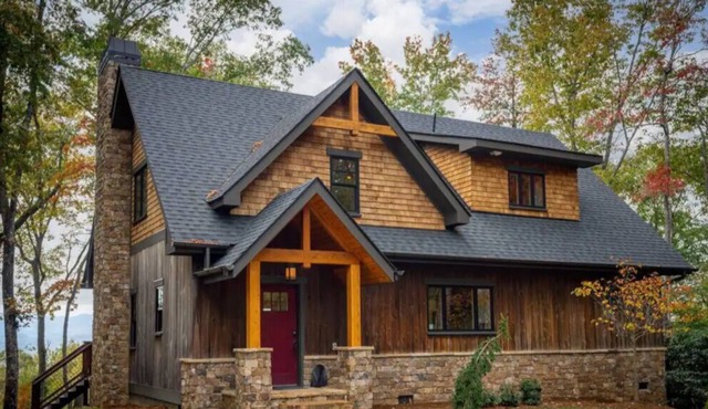 Panoramic Mtn View’s-Sauna-Hot Tub-Game Room-Waterfalls, hiking, biking w/in min