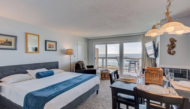 Panoramic Ocean View Studio with Full Kitchen