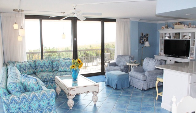 Panoramic Oceanfront. Beautiful Five Star. The get-away for any season.