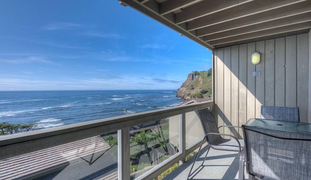 Panoramic Oceanview Room w/King Bed + Balcony