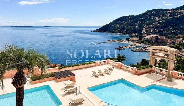 Panoramic sea view, residence with swimming pool