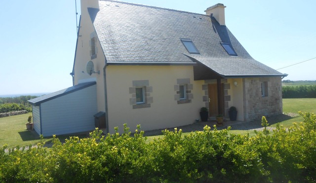 PANORAMIC SEA VIEW, ABSOLUTE CALM AND SOUTH-FACING LIGHT ARCHITECT-DESIGNED HOUSE