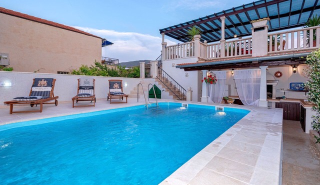 Panoramic Sea View Villa-Pool & BBQ – Seafront Villa in the Heart of Jelsa, Hvar