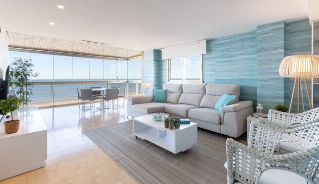 Panoramic Seaviews throughout Condo. Luxury remodeled AIRCO- WIFI FREE. AG BERMUDAS 7A - ONLY FAMILIES