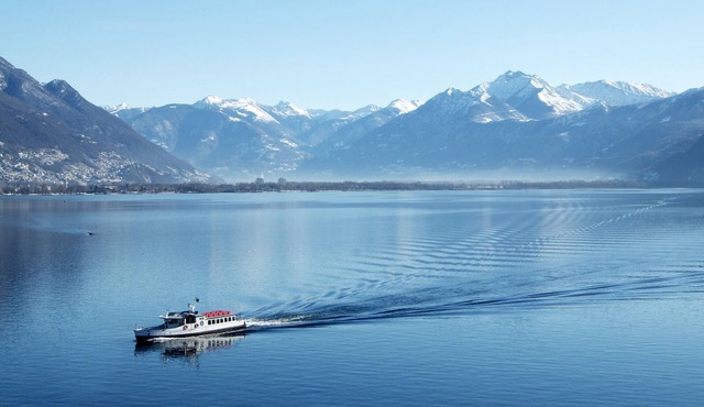 Panoramic view of Lake 305
