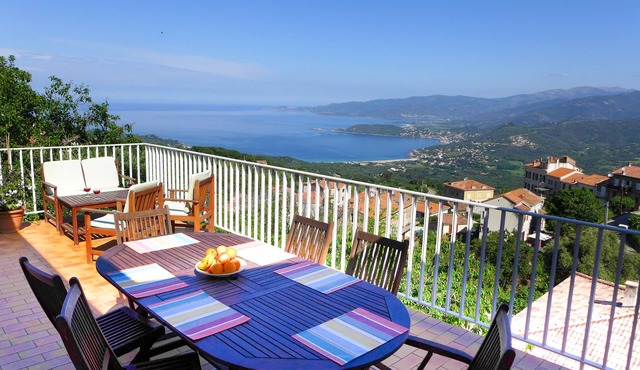 Panoramic view of the sea and the mountains, Detached village house,
