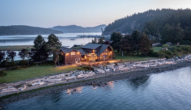 Panoramic View, Private, Low Bank Waterfront