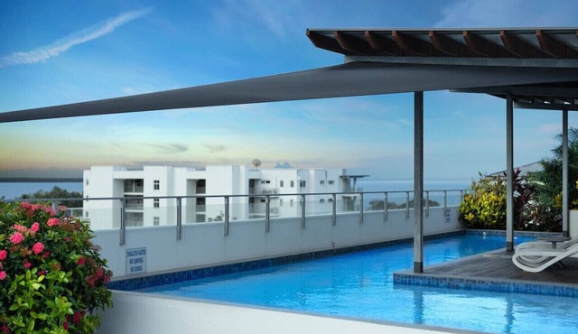 Panoramic views 3BR Cairns City Apartment