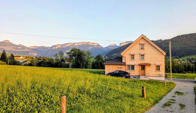 Panoramic Views & Appenzell Charm: Your Spacious Retreat