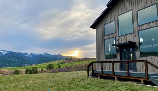 Panoramic Views at Palisades Creek! NEW BUILD 4 Bed 3 Bath Sleeps 8!