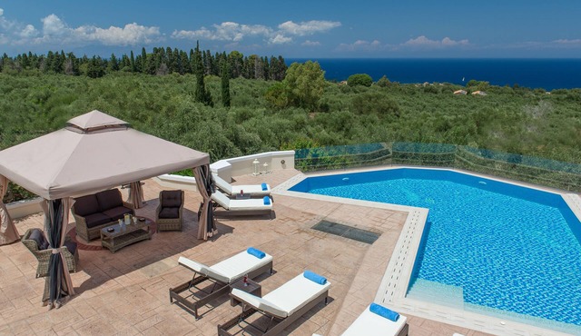 Panoramic Views, Authentic Atmosphere, Privacy, Luxury