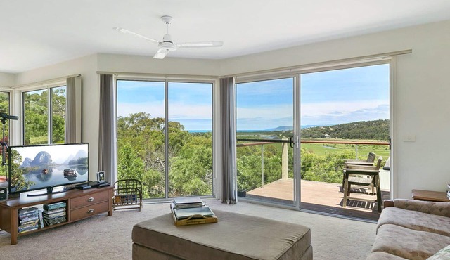 Panoramic Views - Big house with big views