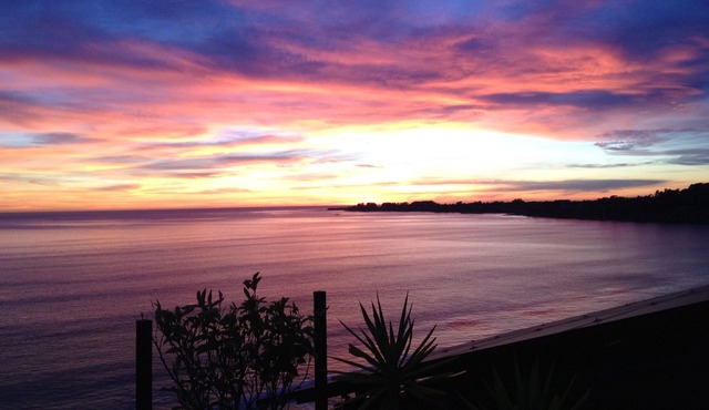 Panoramic Views from Monterey to Capitola, Beach Studio's Overlooking 100' Cliff