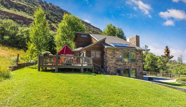 Panoramic Views | Huge Deck | Fireplace | A/C | STR2025-066