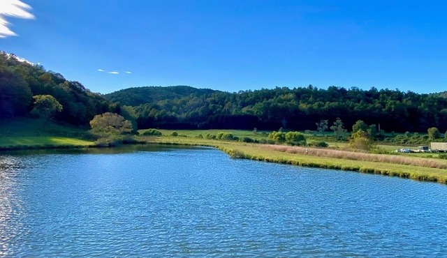 Panoramic views of Blue Ridge Mountains, large RV elec & water sites pondside