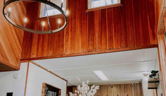 Panoramic Views of Miller Lake - The Lookout perched on the waters edge.