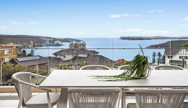 Panoramic Views of Harbour Spacious 2 bed 2.5 bath
