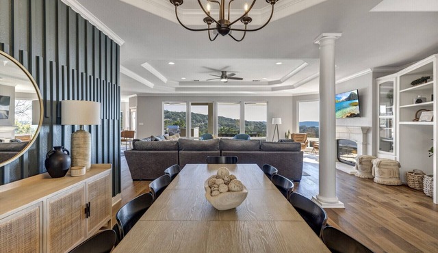 Panoramic views of Lake Travis & TX Hill Country