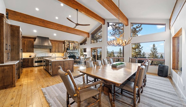 Panoramic VIEWS, Theater, Bocce Ball, Hot Tub, Pool Table