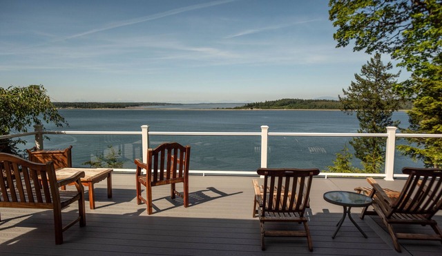 Panoramic Water Views/Pet Friendly