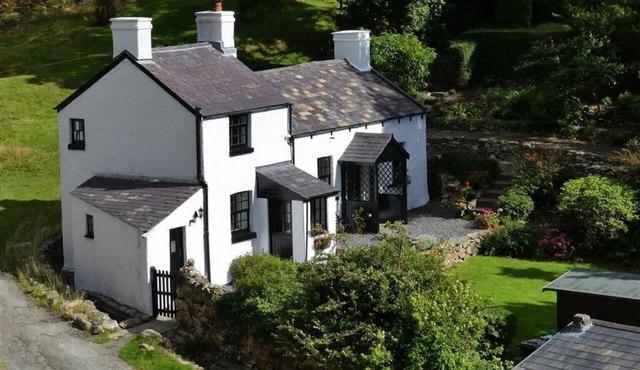 Pant Glas - Two Bedroom Cottage, Sleeps 2