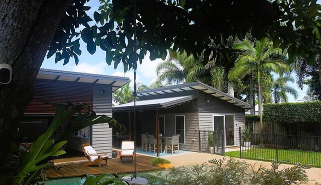 Pantai Indah (Beautiful Beach) Villa, Hervey Bay