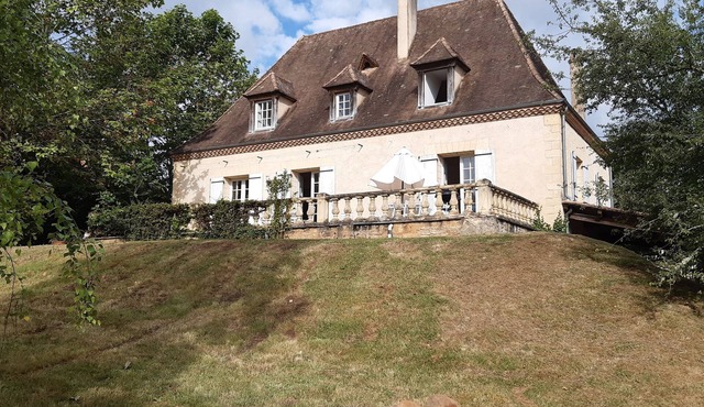 Pantaine, House sleeps 7 (+ 2 children + 1 baby), 3 bedrooms, park and terrace