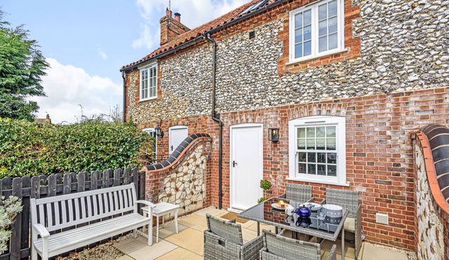 Pantiles - sleeps 4 guests in 2 bedrooms