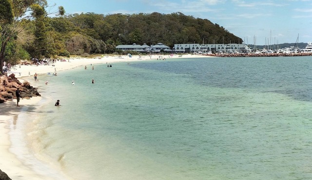 Pantowora Beach Gem. Close to the beach and shops.