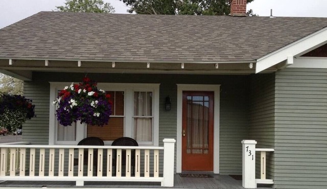 Papa Bear Cottage (Downtown Cody)