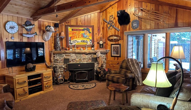 Papa Bears Cabin on the Red River in Red River, NM