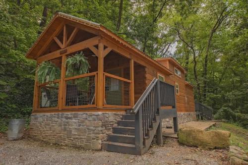 Papa Cabin Tiny Log Home Comfort In Rustic Bliss
