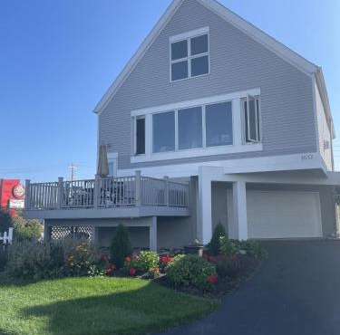 Papa & Gigi's Lake Front Home