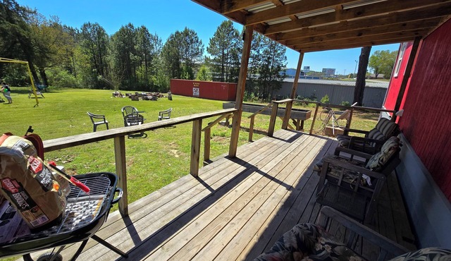 Papas Cabin- block away from lake & Lacys marina. Property has Rv & boat parking